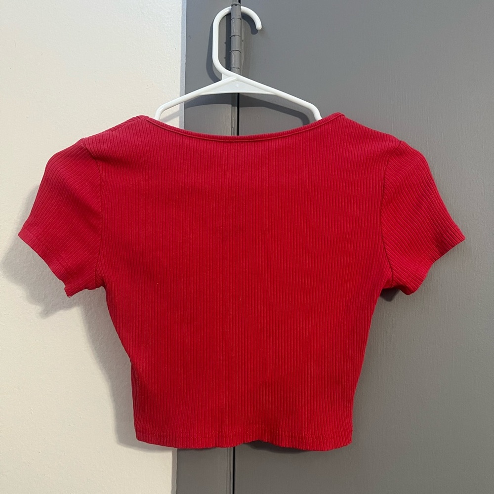 Red V-Neck Ribbed Crop Top - Picture 2 of 2